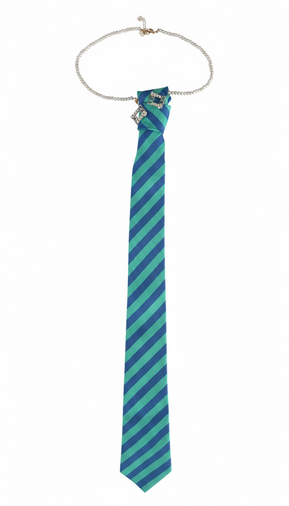 Neck(lace) Tie